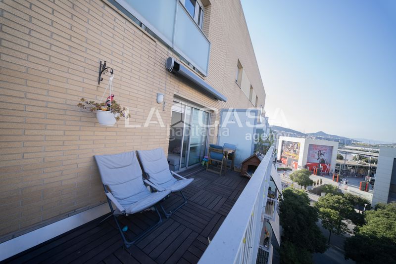 Foto d48af6eb-b864-4137-af57-34d5600018e3. Dúplex amb piscina a Bon Pastor Barcelona