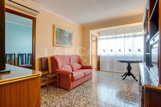 Piso en La Verneda - La Pau