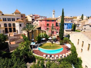 Casa  Plaza centenari. Exclusiva casa histórica con piscina en la nou de gaià