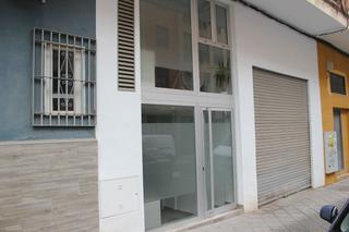 Local commercial en Calle faisan 20. Fabuloso local comercial junto a la caleta