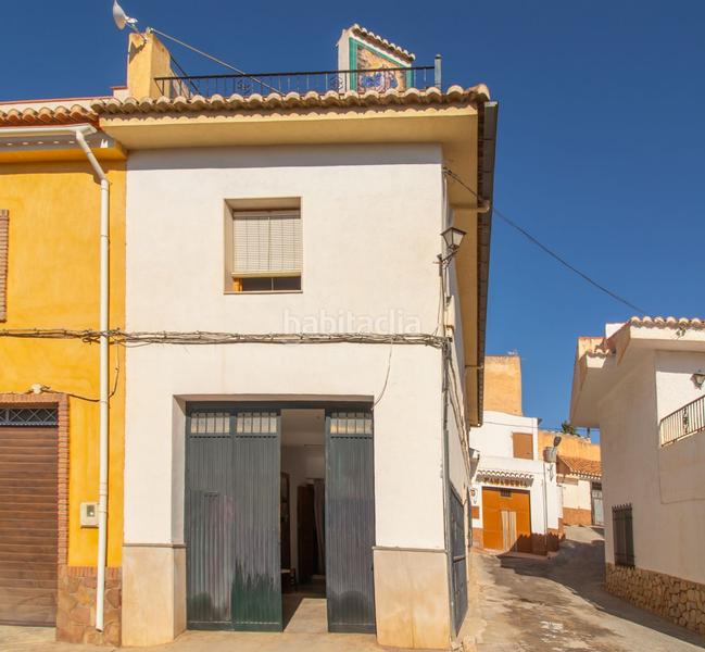 Foto c2345c44-6ae7-443b-ba07-9b88b9d01f0b. Casa adossada a calle c la redonda 7 a Valle (El)