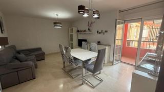 Location Appartement  Calle pianista pepita bustamant. Magnífico piso junto a centro comercial serrallo plaza