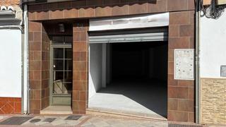 Local Comercial  Calle ramón y cajal. Local en pleno centro de atarfe