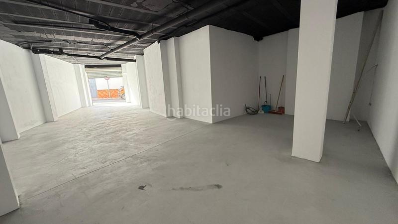 Foto 5fddc5d6-dd99-4deb-b7fe-70ad6c30ddf8. Local comercial local en pleno centro en Atarfe