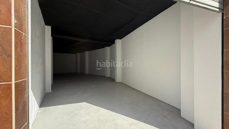 Foto 7c2bf1b1-64fd-46d7-a277-ec2433cd05fd. Local comercial local en pleno centro en Atarfe