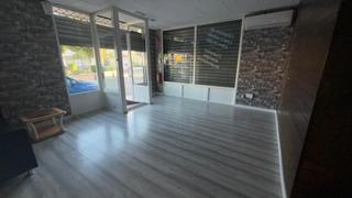 Location Local commercial  Plaza sevilla. Magnifico local en el centro de armilla