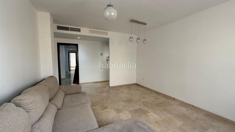 Foto ad58985b-4ab9-4589-8693-a8330b57f8e3. Piso en calle ramón y cajal 31 chollo! piso de 2 dormitorios con plaza de garaje en Atarfe