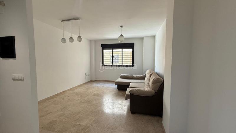 Foto eefd574f-08b5-4e66-872d-2eea037450d7. Piso en calle ramón y cajal 31 chollo! piso de 2 dormitorios con plaza de garaje en Atarfe