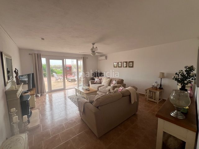 Foto 0e1e2298-4828-4e6d-b3b5-930d51262765. Casa amb xemeneia calefacció aparcament piscina a Catral