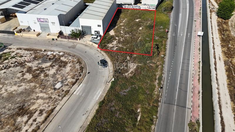 Foto d7d74aaf-8a93-4b57-8657-ff7a20282aff. Solar industrial a Dolores