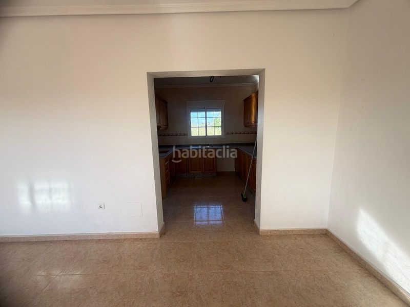 Foto b297e748-2c49-41e6-93ba-2c4a0dfee2ca. Xalet amb xemeneia aparcament piscina a La Marina Elche / Elx