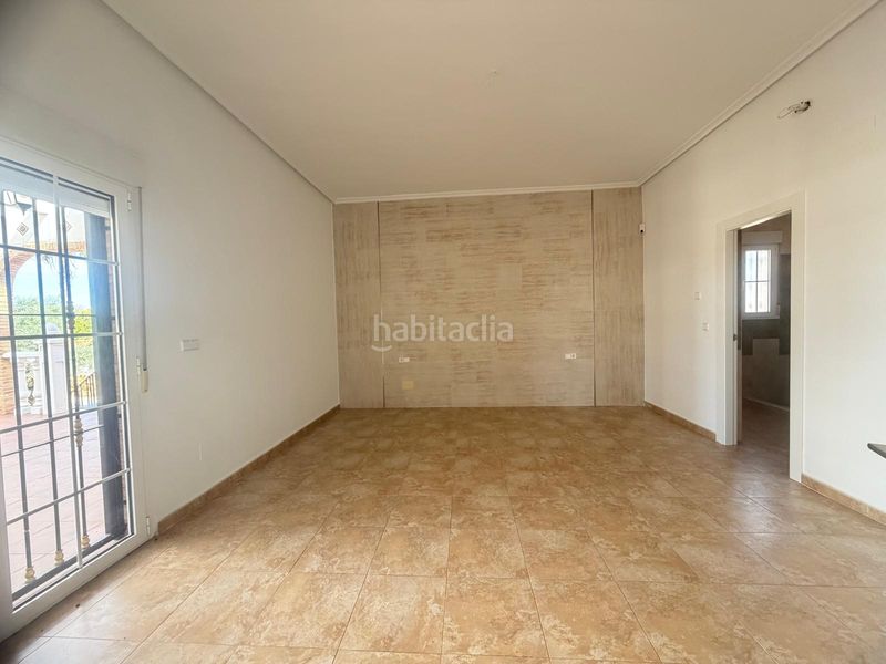 Foto 0010be6c-3fd8-4065-83e6-7ceb6eb95a5c. Masia amb aparcament a Catral