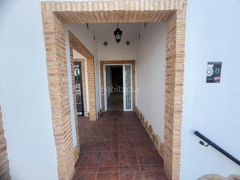 Foto 45b428b3-fa67-4917-a992-70dfc5041d3d. Masia amb aparcament a Catral
