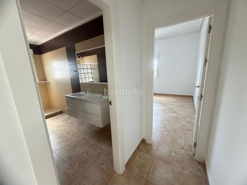 Foto 515f6478-4843-4f15-b33f-9daffb665ded. Masia amb aparcament a Catral