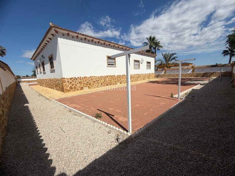 Foto a2bb58d9-5709-4dfb-8fea-031970725969. Masia amb aparcament a Catral
