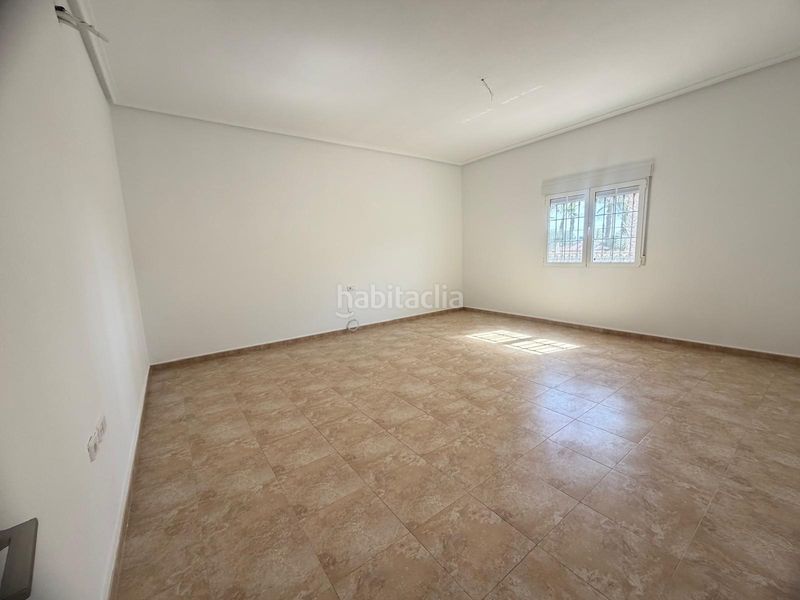 Foto aa3230a9-2833-44f1-8efe-37343451bbaf. Masia amb aparcament a Catral