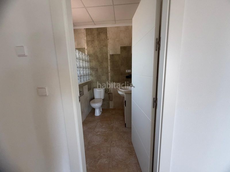 Foto c74d6251-fd5d-4f66-99f2-7c0f28f20adb. Masia amb aparcament a Catral
