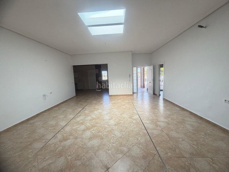 Foto dae9ea5d-3633-4fff-a237-cd5d065819f0. Masia amb aparcament a Catral