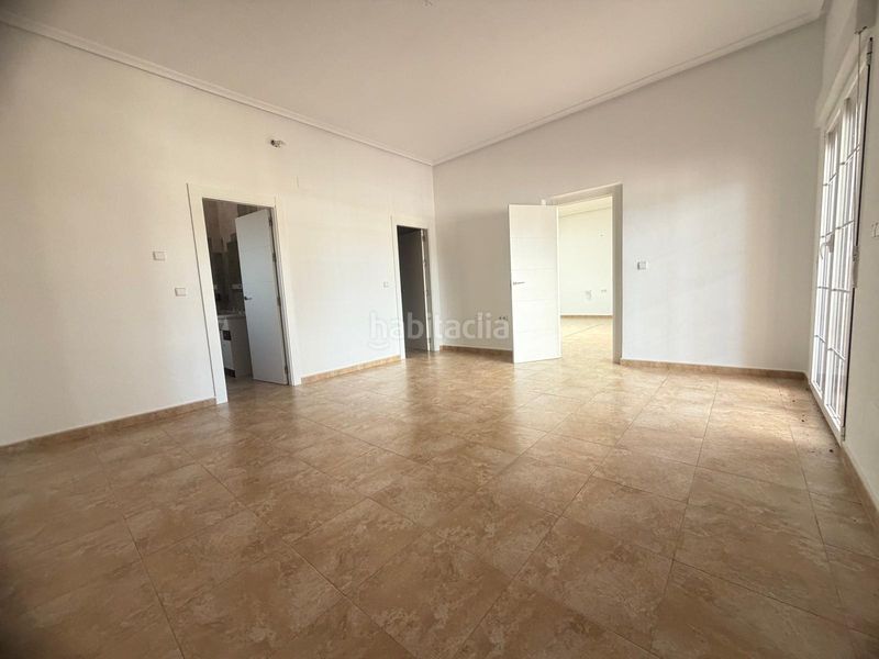 Foto e2eb7c6f-12df-42a4-a56f-9fc1dae86124. Masia amb aparcament a Catral