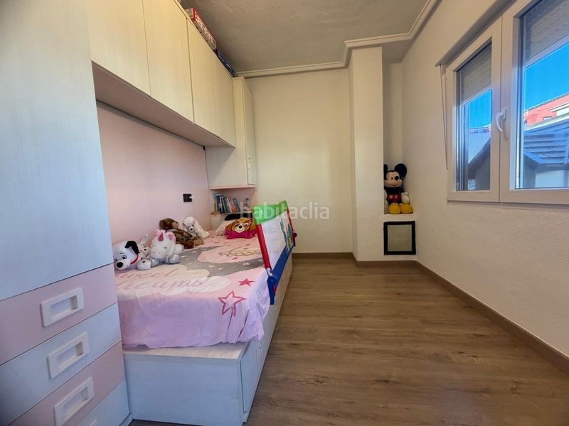 Foto ad7d435e-81ca-4a1c-bd20-bfa6d5d2783c. Casa adossada amb xemeneia a Dolores