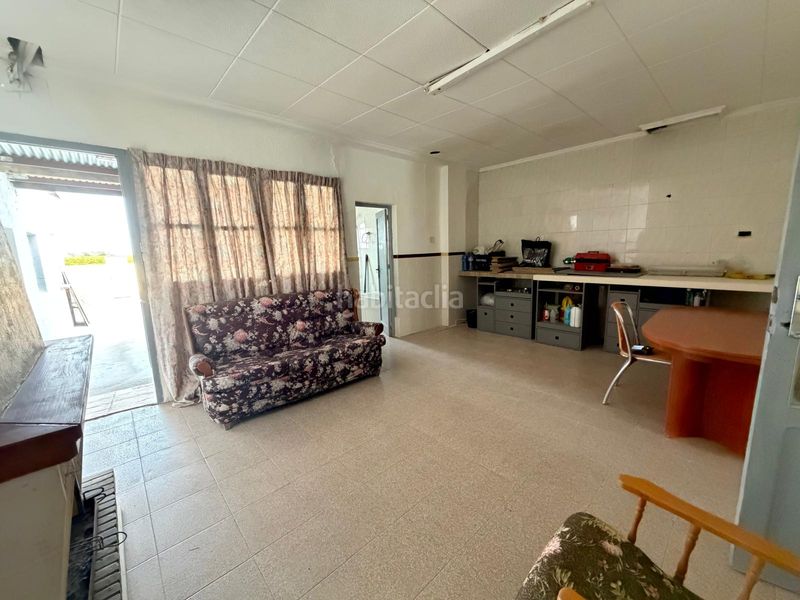 Foto c97e754f-87b1-4967-8fec-baace9fdc722. Casa adossada amb xemeneia a Rafal