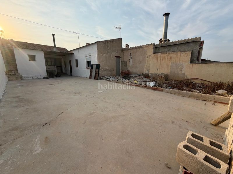 Foto ed352e27-b810-4b9e-bb78-3272623f67a2. Casa adossada amb xemeneia a Rafal