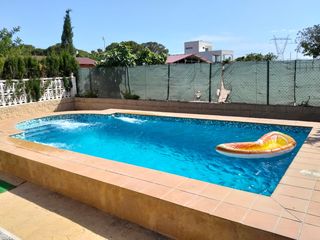 Casa en La Marina. Vive la tranquilidad a menos de 10 minutos de la playa: finca co