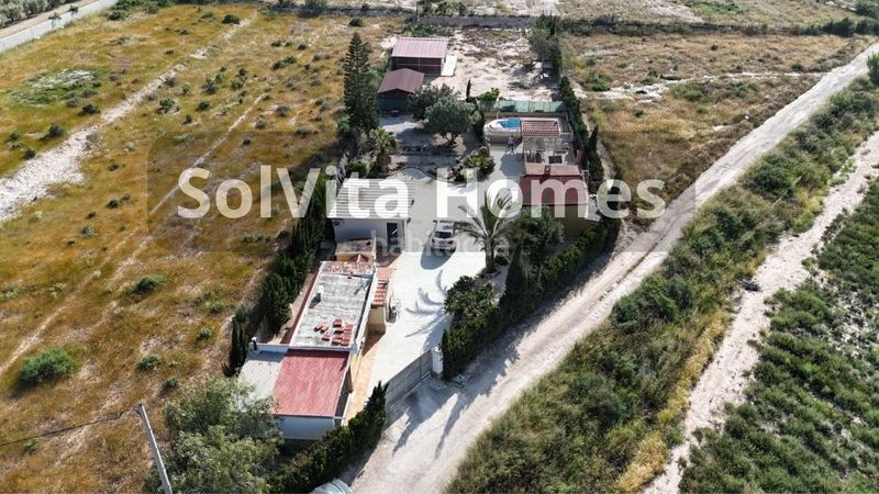 Foto 108f1dd8-45bc-403a-9001-bc6cdf413aaa. Casa amb aparcament piscina a La Marina Elche / Elx