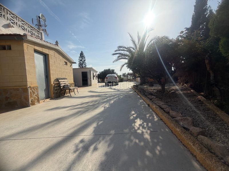 Foto 11668a81-88f9-4828-be2f-1509e20d7073. Casa amb aparcament piscina a La Marina Elche / Elx