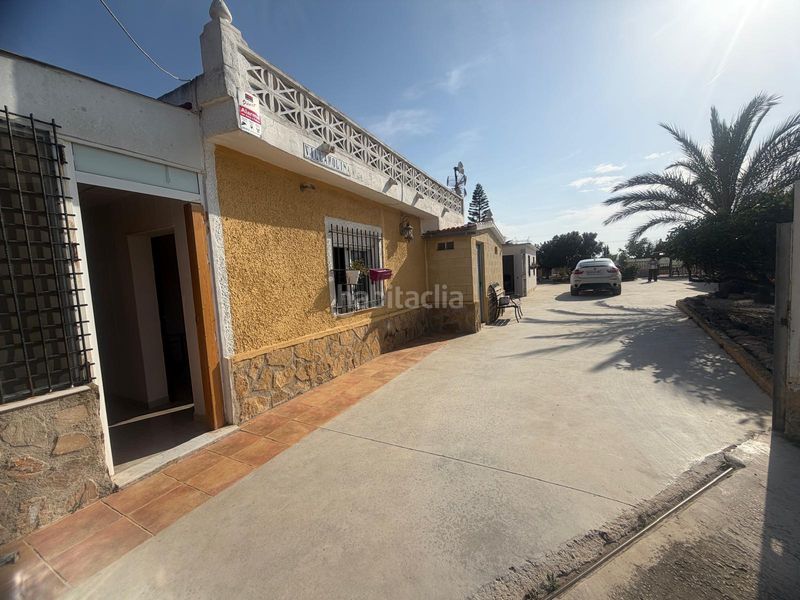 Foto 33130675-879f-4b3c-a2f1-bdd8e6d431f8. Casa amb aparcament piscina a La Marina Elche / Elx