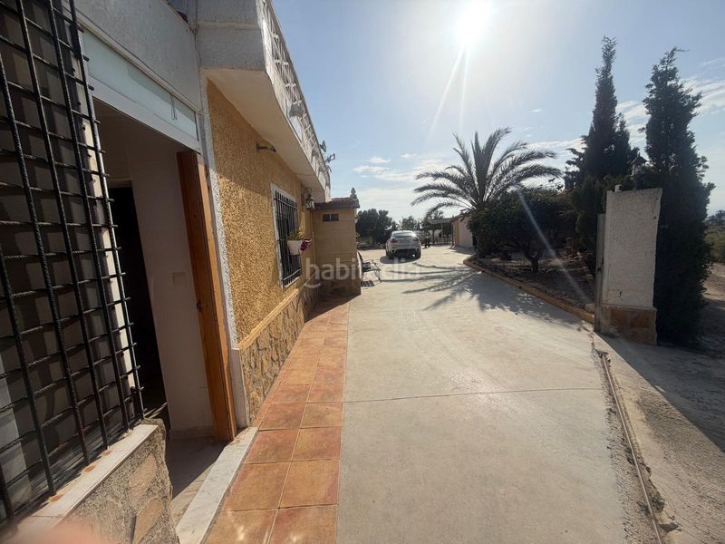 Foto c1dc2a72-5bbe-45f2-85fb-ccac1669a683. Casa amb aparcament piscina a La Marina Elche / Elx