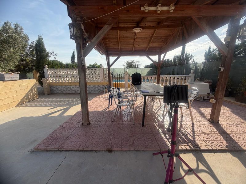 Foto f6dfe1ec-2b15-4a42-bbb7-0c8428c6af2e. Casa amb aparcament piscina a La Marina Elche / Elx