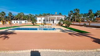 Xalet  Camino del hondo. Villa mediterr�nea en catral con parcela de 2.329 m�, piscina pr