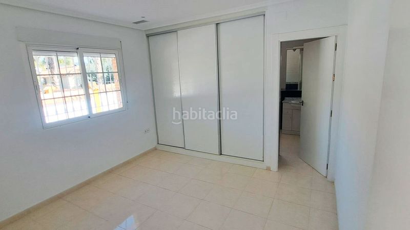 Foto 640af62a-2871-4894-80f2-6a7bda76a8ed. Xalet amb aparcament piscina a Catral