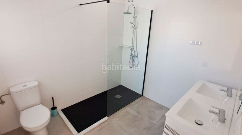 Foto f2d7a1d6-4443-4650-bdd5-97bdb1497d02. Xalet amb aparcament a Catral