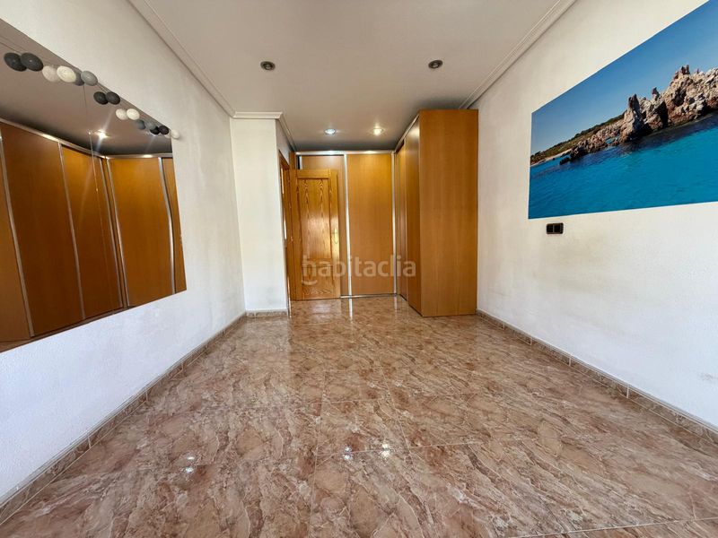 Foto 6f2fe7df-351d-4241-9140-6c5eccf3aee2. Casa amb xemeneia aparcament a Catral