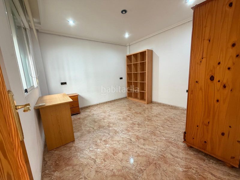 Foto 7b0814d0-694d-463e-bbe6-ecaf998e8acd. Casa amb xemeneia aparcament a Catral