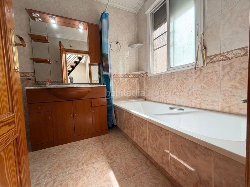 Foto c1dcea30-c97d-4683-899b-c499cc09a9b7. Casa amb xemeneia aparcament a Catral