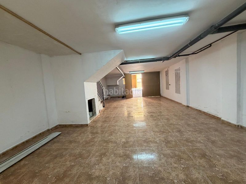 Foto f8e9502e-75eb-4295-9af6-1b0698b1b9e4. Casa amb xemeneia aparcament a Catral