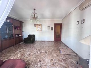 Pis en Calle jos mira conesa 7. Piso amplio en el centro de dolores