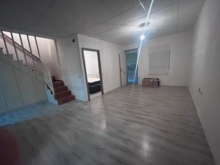 Casa en Dolores. Planta baja con encanto, reforma parcial y muchas posibilidades