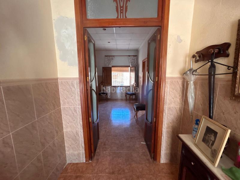 Foto 467f7068-9ab9-4007-a7d8-bb3f10eb1538. Masia amb xemeneia aparcament a Catral