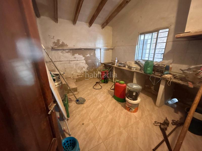 Foto 68dd21bf-5ae6-43d4-9115-08abafa3d37f. Masia amb xemeneia aparcament a Catral