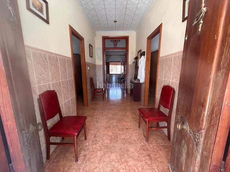 Foto 6bd6339b-fee8-4edd-91b3-570107a4d674. Masia amb xemeneia aparcament a Catral