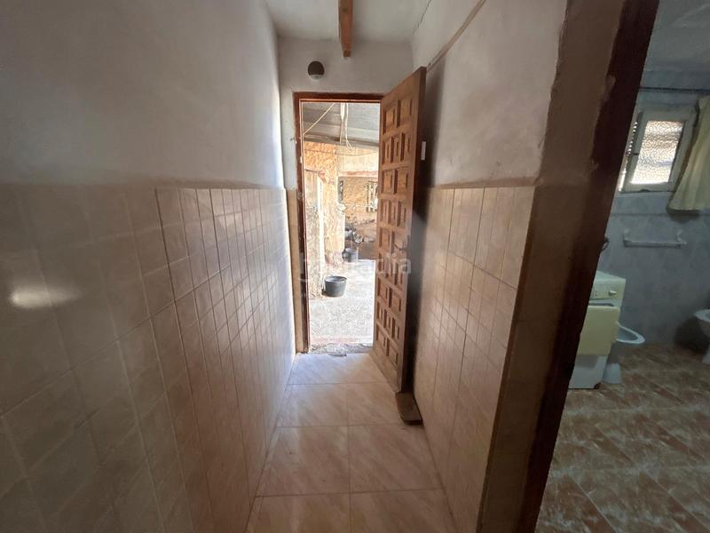 Foto 74495508-e06a-46a2-8c4b-830e4472d5ff. Masia amb xemeneia aparcament a Catral