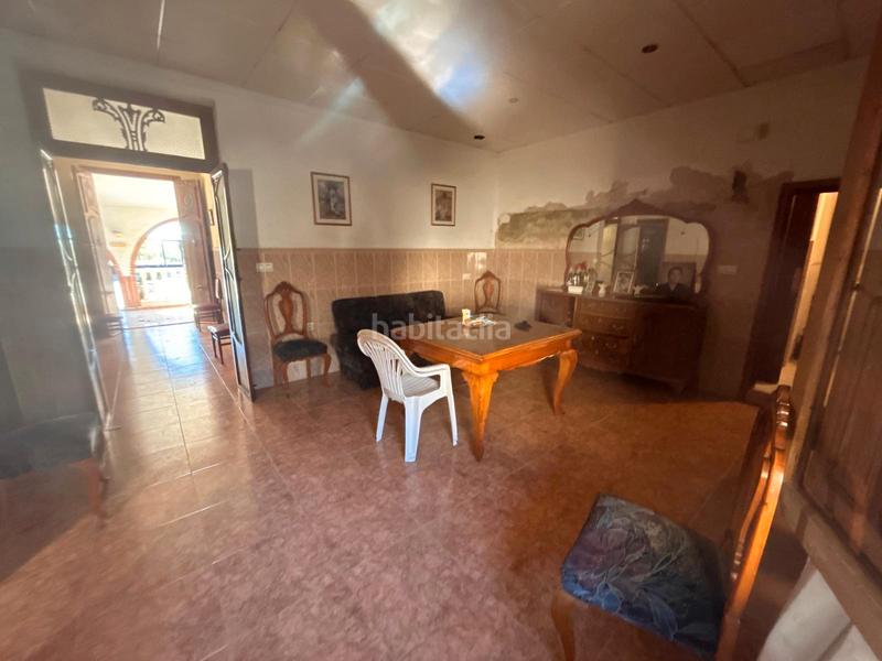 Foto 8346505e-81e4-4f30-b7c7-ee67b3840f6f. Masia amb xemeneia aparcament a Catral