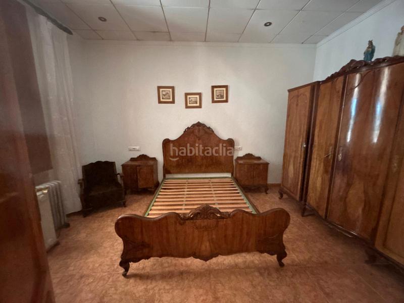 Foto a3151156-6127-4ebd-a296-6052c75e0bd4. Masia amb xemeneia aparcament a Catral