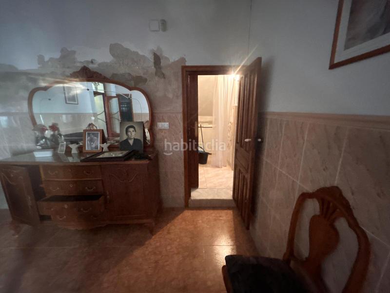 Foto b9908e1e-0812-416c-aea1-bba3ff1ec9b6. Masia amb xemeneia aparcament a Catral