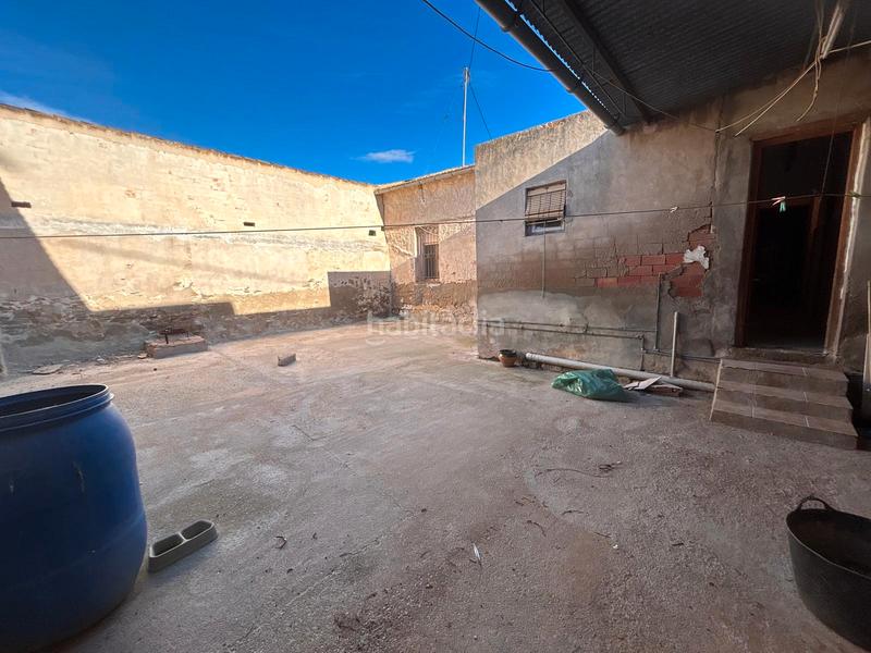 Foto c23821d0-c32b-4fb7-8c85-6e99d30b40c5. Masia amb xemeneia aparcament a Catral