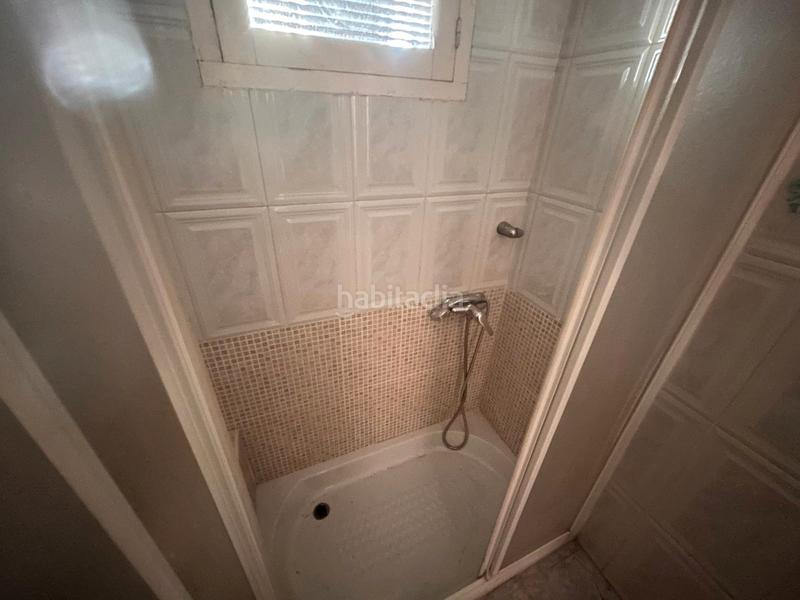 Foto d643a725-d78d-4d36-b99d-5a2e2439b849. Masia amb xemeneia aparcament a Catral